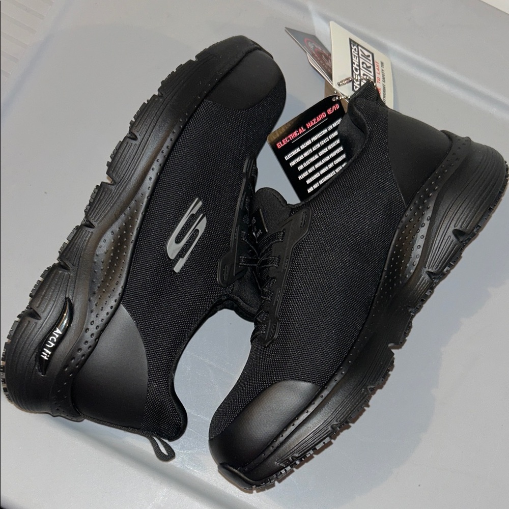NWT woman’s alloy toe work boots.